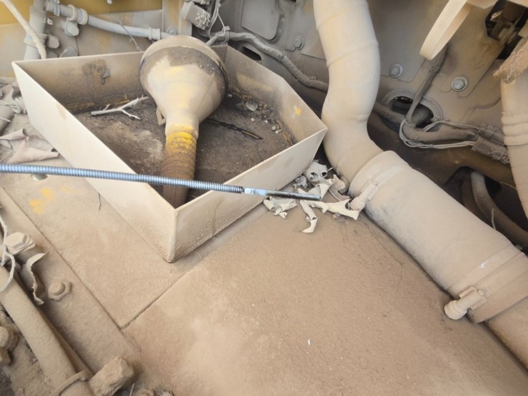 2019-caterpillar-320-image-39