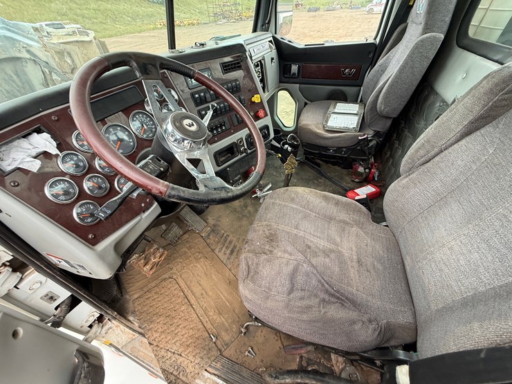 2014-western-star-4900-image-31