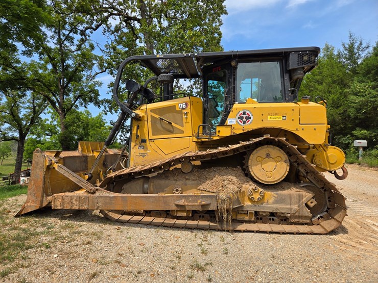 2019-caterpillar-d6-image-5