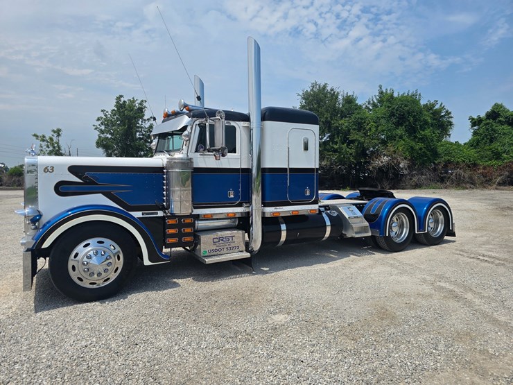 2000-peterbilt-379-image-8