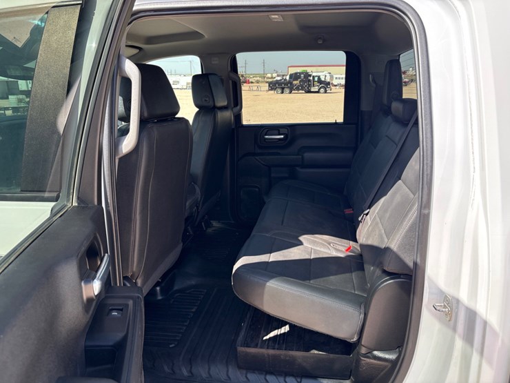 2024-chevrolet-silverado-2500hd-image-5