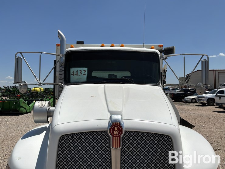 2016-kenworth-t370-image-10