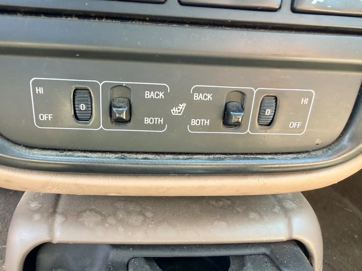 #25037-•-1998-lincoln-continental-passenger-car-image-39