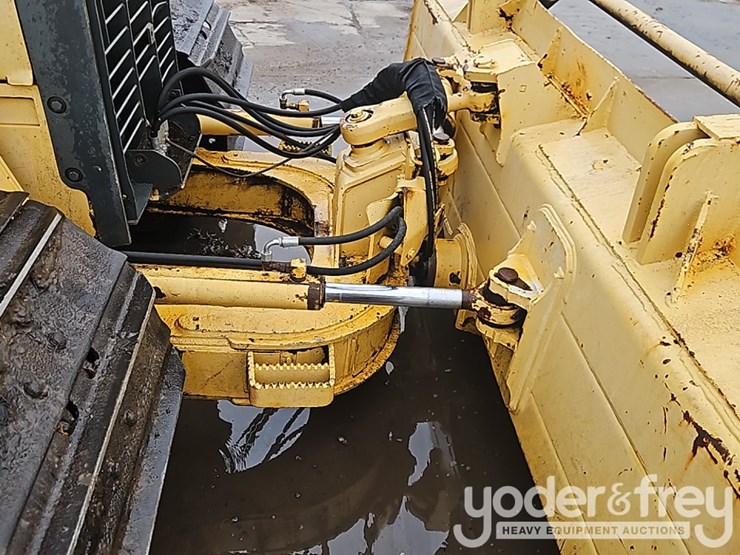 2006-deere-650j-image-15