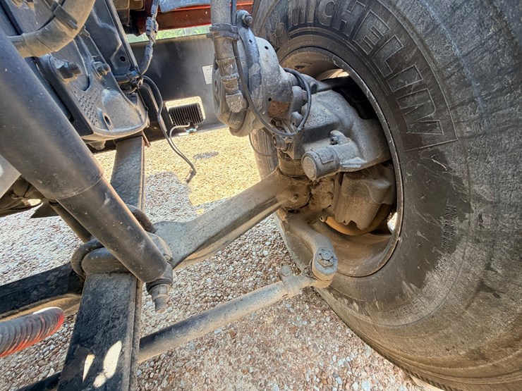 2016-freightliner-122sd-image-38