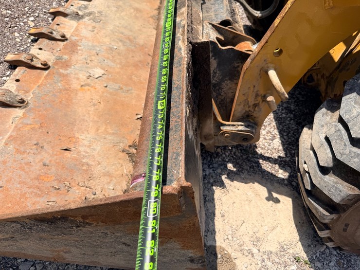 2014-caterpillar-272d-image-101