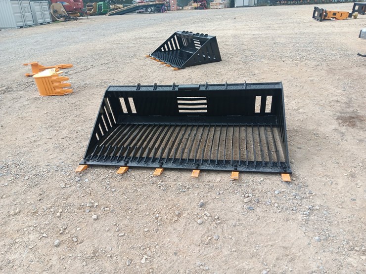 #l75-025-•-future-rock-bucket-skid-steer-attachment-image-1