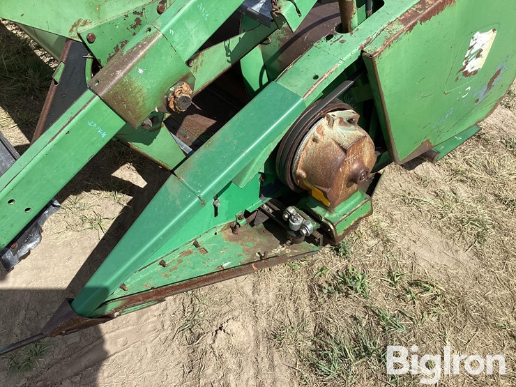 john-deere-230-image-9