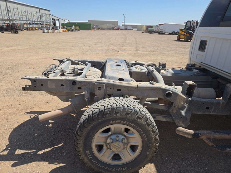 2014-ram-2500-slt-image-10