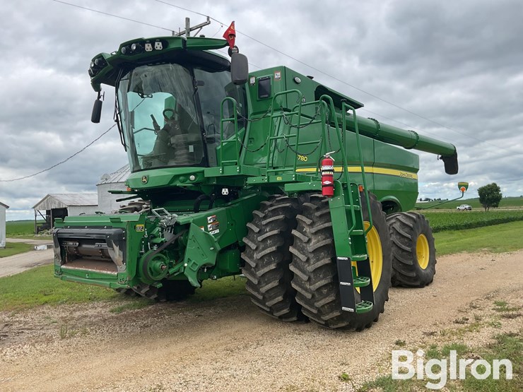 2022-john-deere-s780-image-1