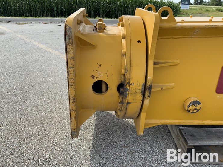 2025-massey-ferguson-730-image-17