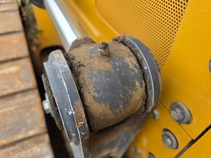2015-deere-700k-image-87