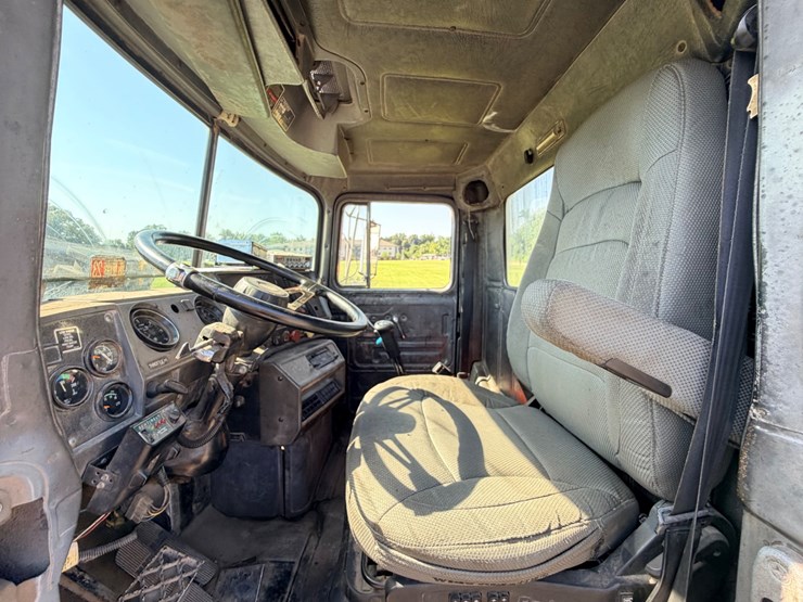 1993-mack-dm690s-image-107