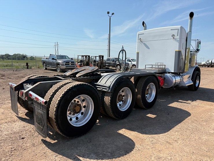2014-kenworth-t800-image-5