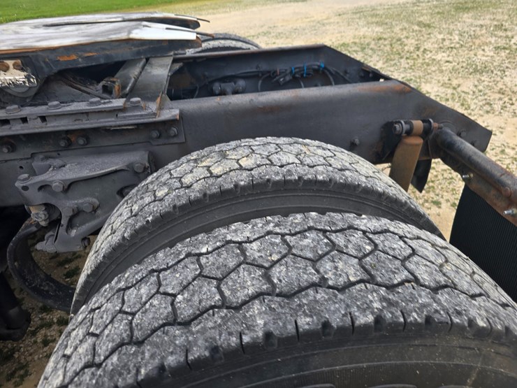 2010-kenworth-t2000-image-85