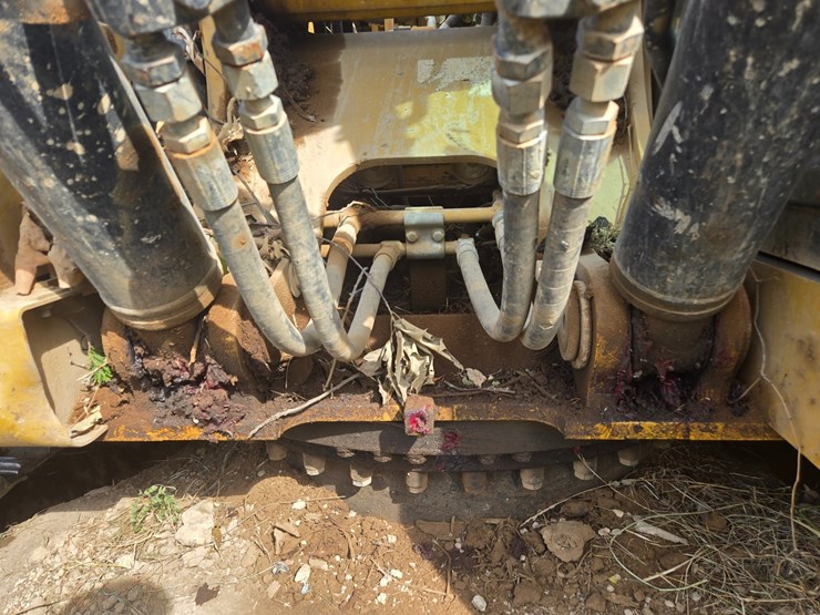 2019-caterpillar-320-image-99