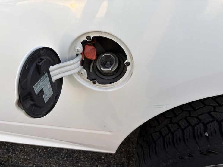 2016-dodge-2500-image-26