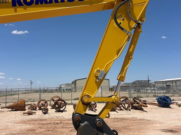2025-komatsu-pc210-image-14