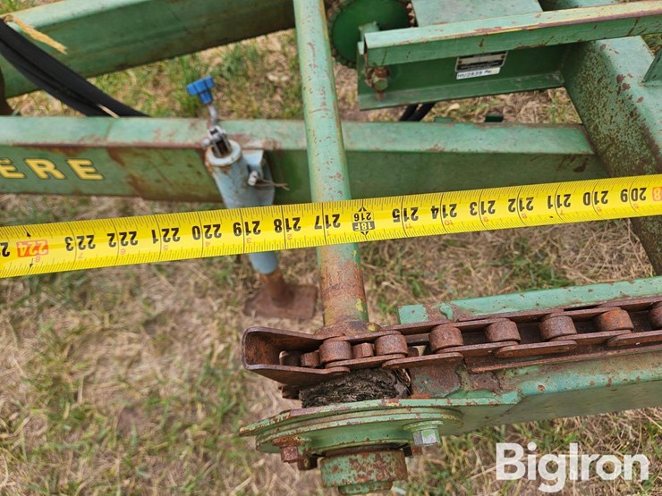 john-deere-200-image-17
