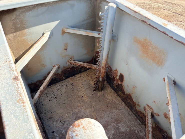 national-oilwell-p17-t/a-cement-pump-trailer-image-12