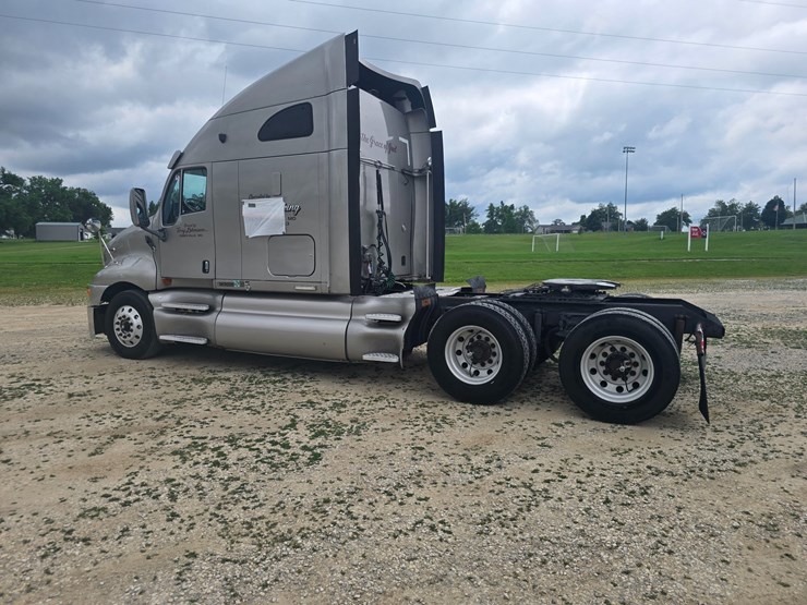 2010-kenworth-t2000-image-8