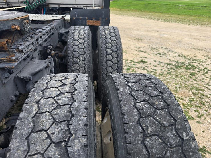 2010-kenworth-t2000-image-87