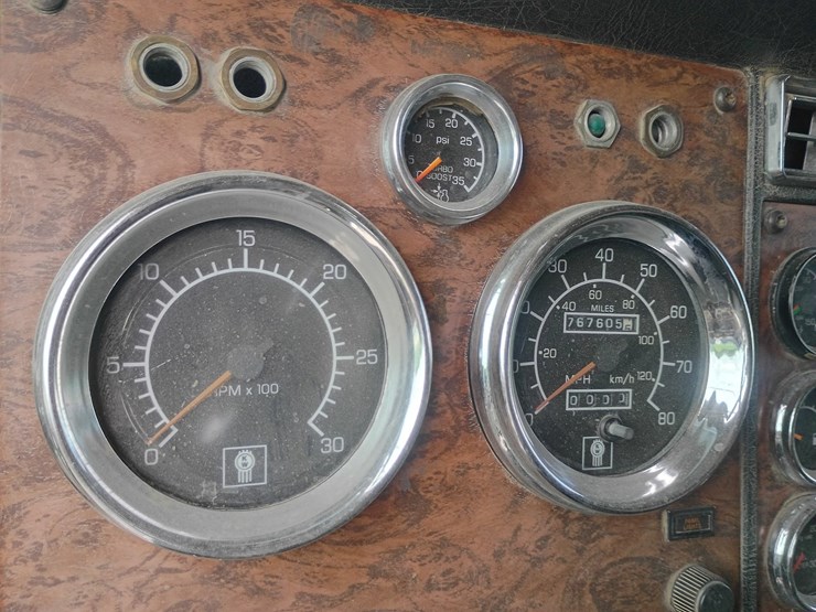 1999-kenworth-w900-image-58