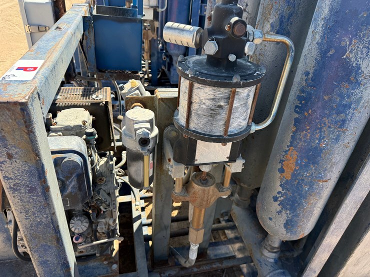 caterpillar-550-image-7