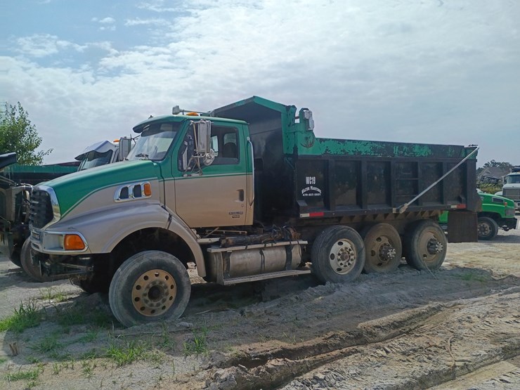 2008-sterling-l9500-image-2