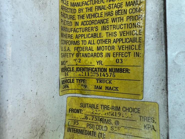 2003-gmc-topkick-image-34