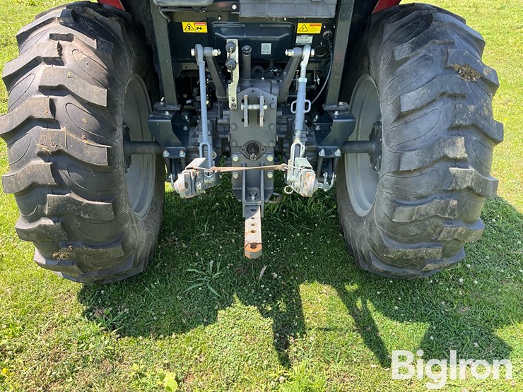 2016-massey-ferguson-1736-image-10
