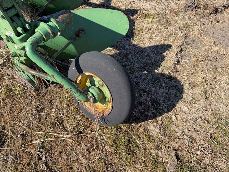 john-deere-three-point-four-bottom-plow-image-21