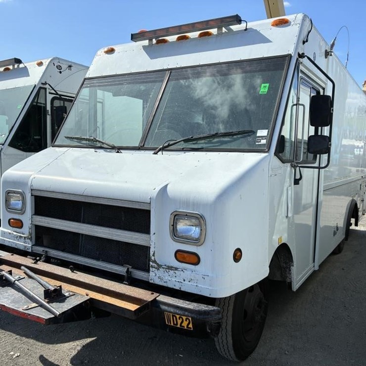 2002 WORKHORSE P42