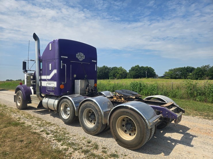 2006-kenworth-w900-image-11