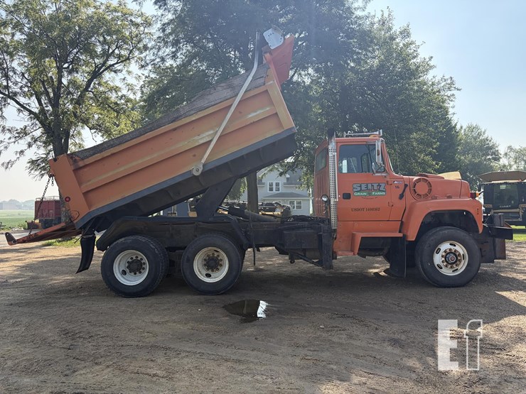1996-ford-lt9000-image-6