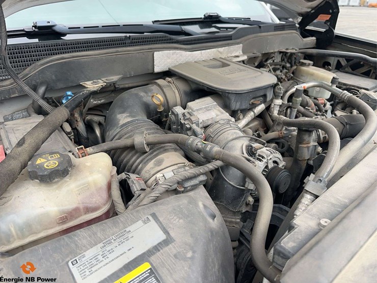 2015-chevrolet-silverado-3500hd-image-21