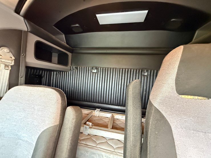 2014-kenworth-t800-image-25