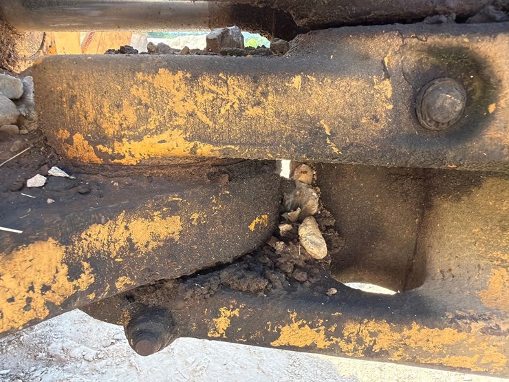 2000-deere-710d-image-81