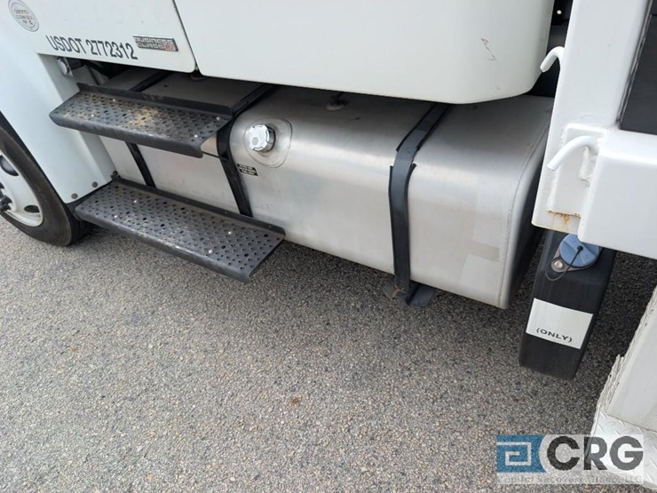 2012-freightliner-m2-stakebed-truck-image-3