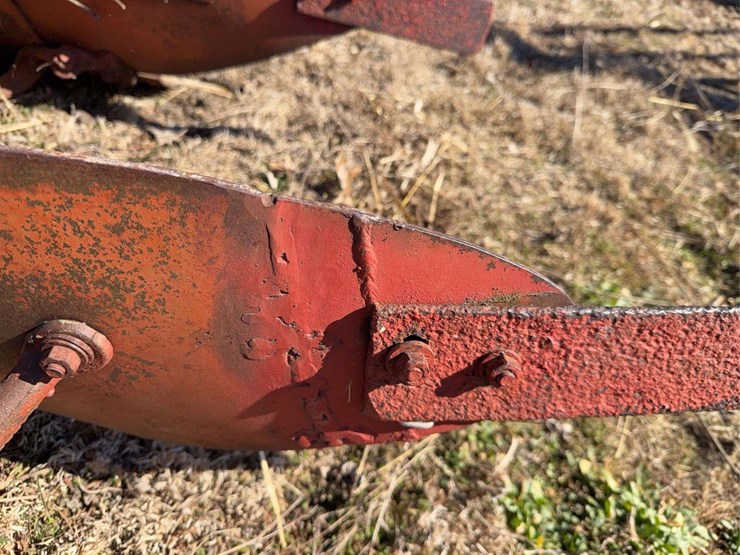 john-deere-three-point-two-bottom-plow-image-15