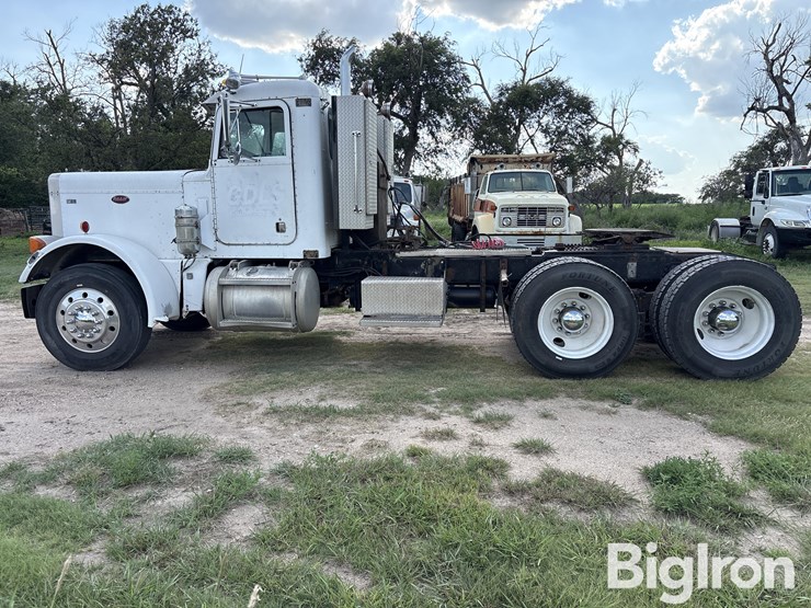 1982-peterbilt-359-image-8