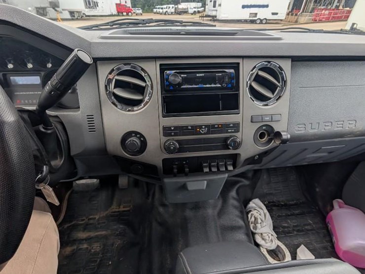 2012-ford-f550-image-11