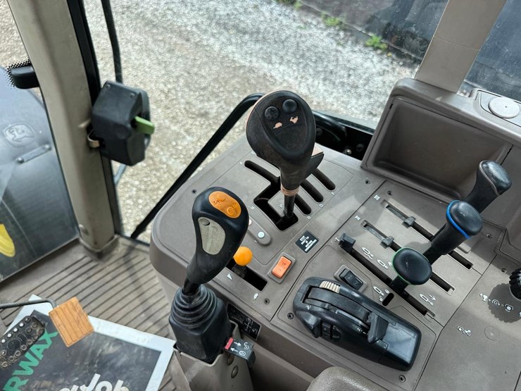 2010-john-deere-6430-image-24