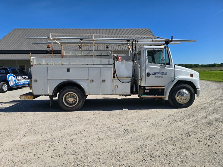2001-freightliner-fl70-image-20