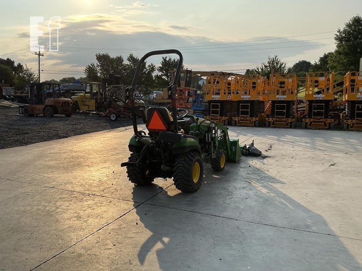 2018-john-deere-1025r-image-4