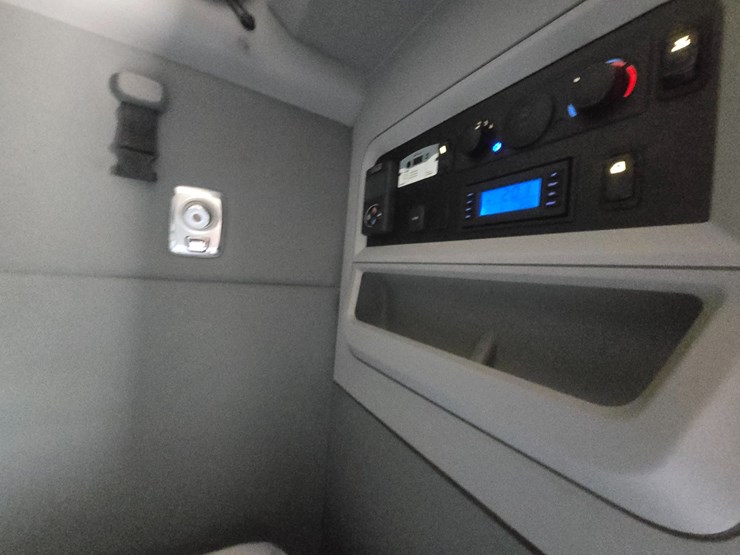 2019-kenworth-t680-image-65