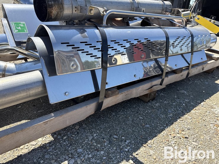 peterbilt-589-image-20