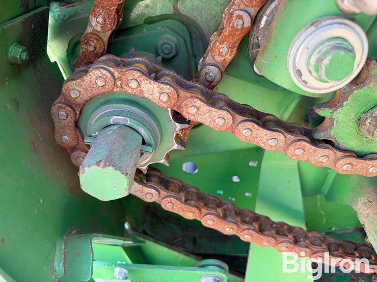 2021-john-deere-560r-image-9