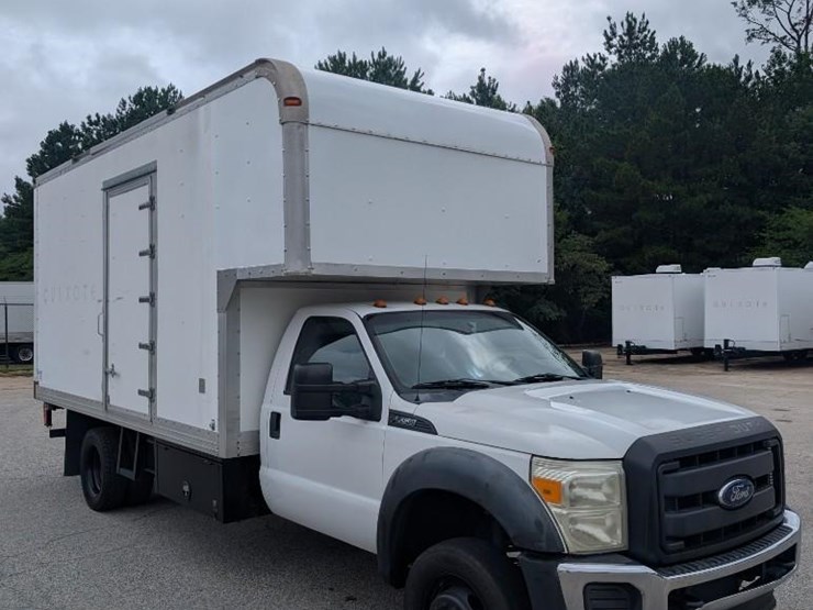 2016-ford-f550-image-17