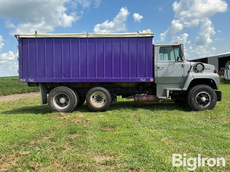 1989-ford-l800-image-4